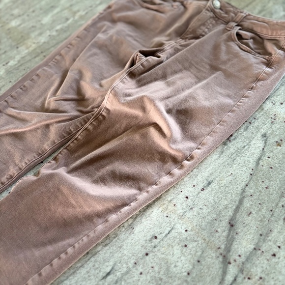 American Eagle Womens Pink Super Stretch Jegging with Distressed Bottom, Size 8 - Picture 2 of 7